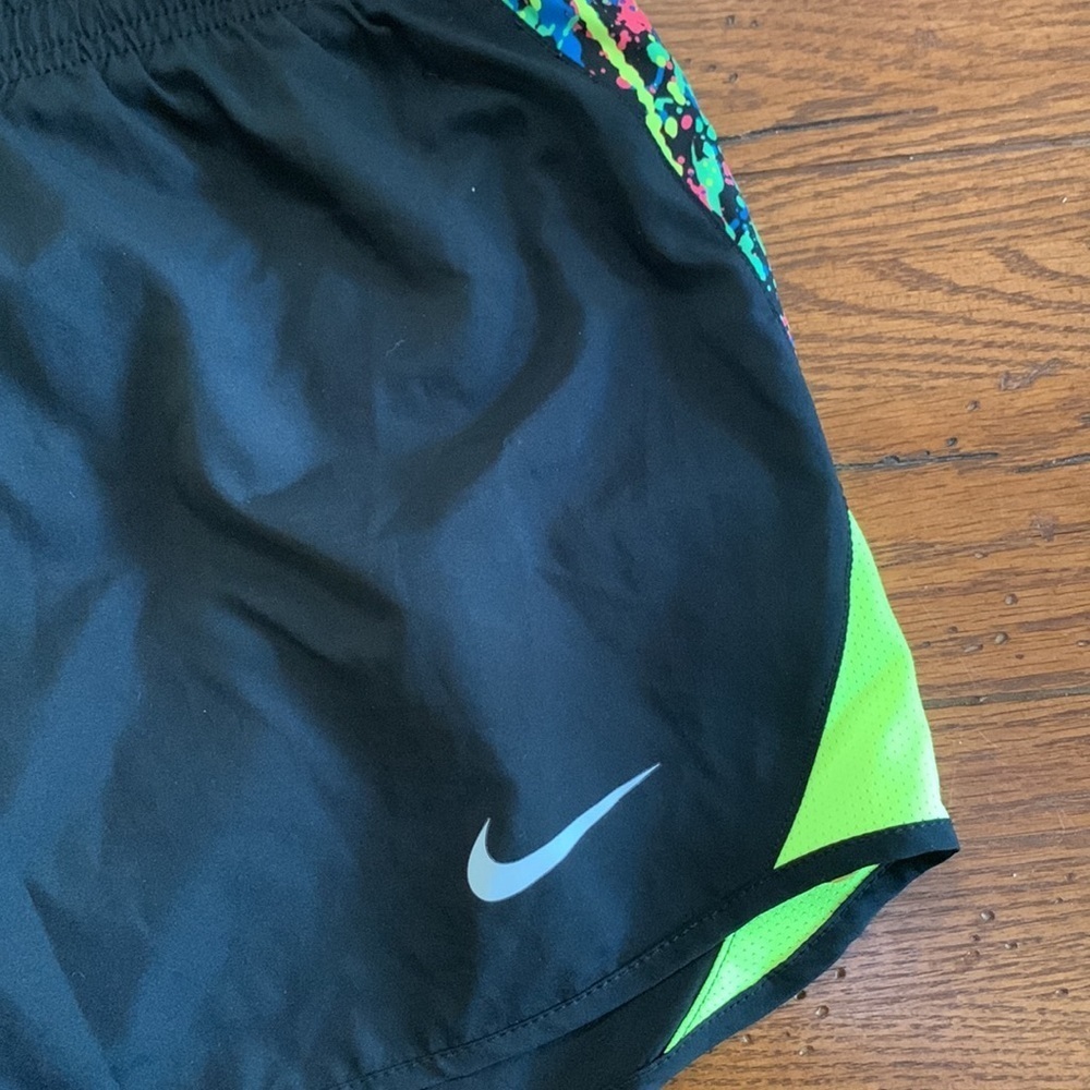Nike Dri Fit Running Shorts Women's Black & Neon Swoosh Built-in Liner Size L - Picture 2 of 9